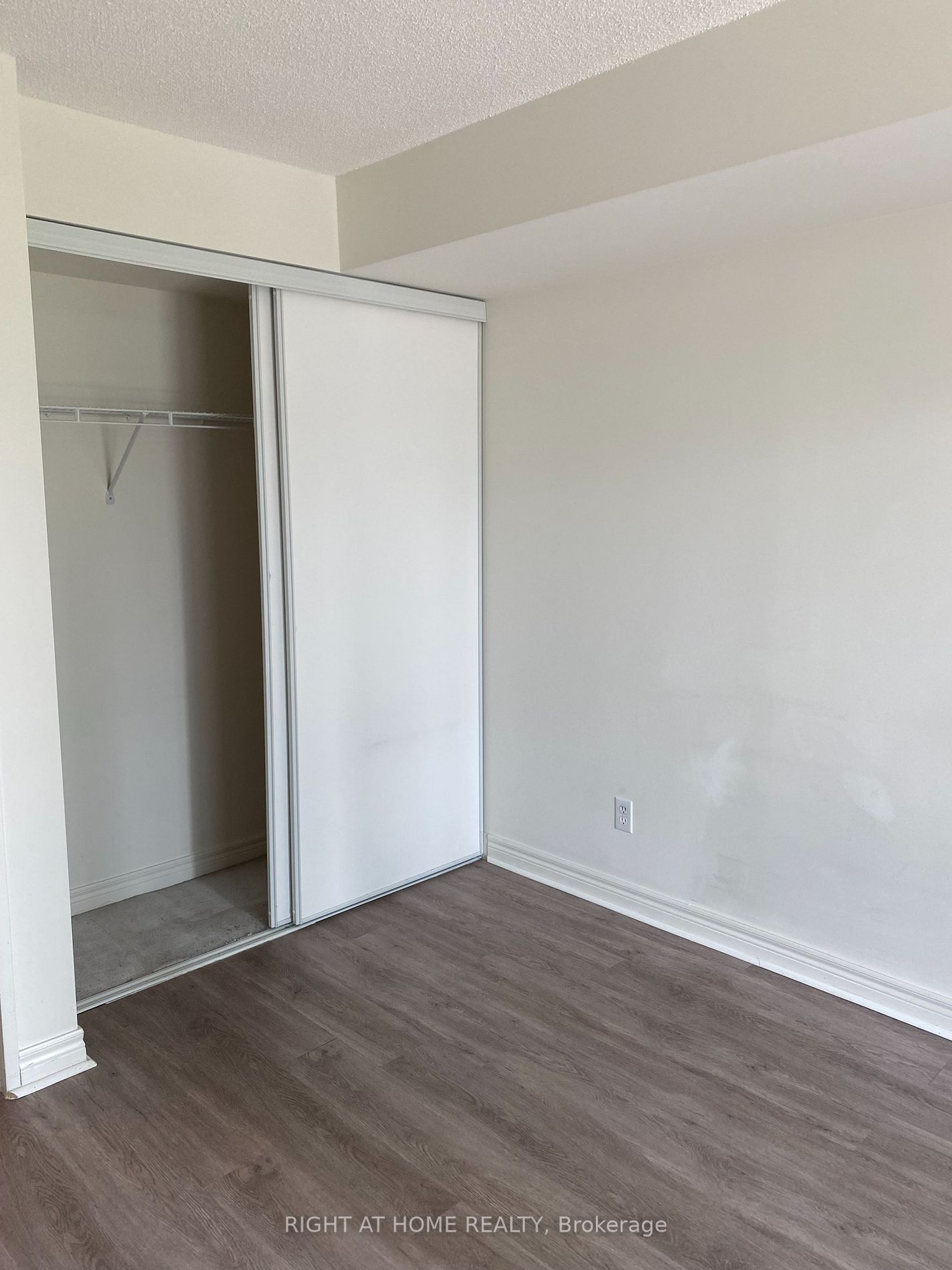 28 Empress Ave 1001