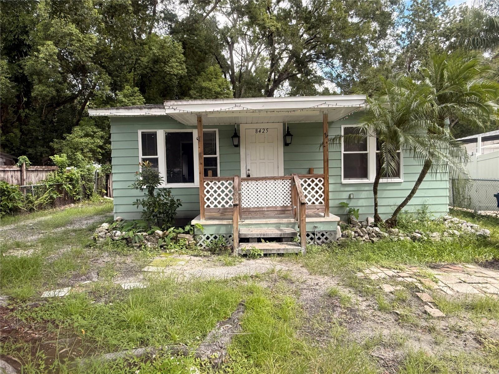 Lovely 3-bed, 1-bath home with laminate floors throughout and a recently remodeled bathroom. This cutie has an in-unit laundry room for added comfort. Spacious backyard for family and friends' summer cookouts and a comfortable front porch. Great location close to Interstate I-275 and major roadways. Close to shopping, entertainment, and public transportation. Priced to sell, so schedule a showing today so you don't miss out on a great opportunity!