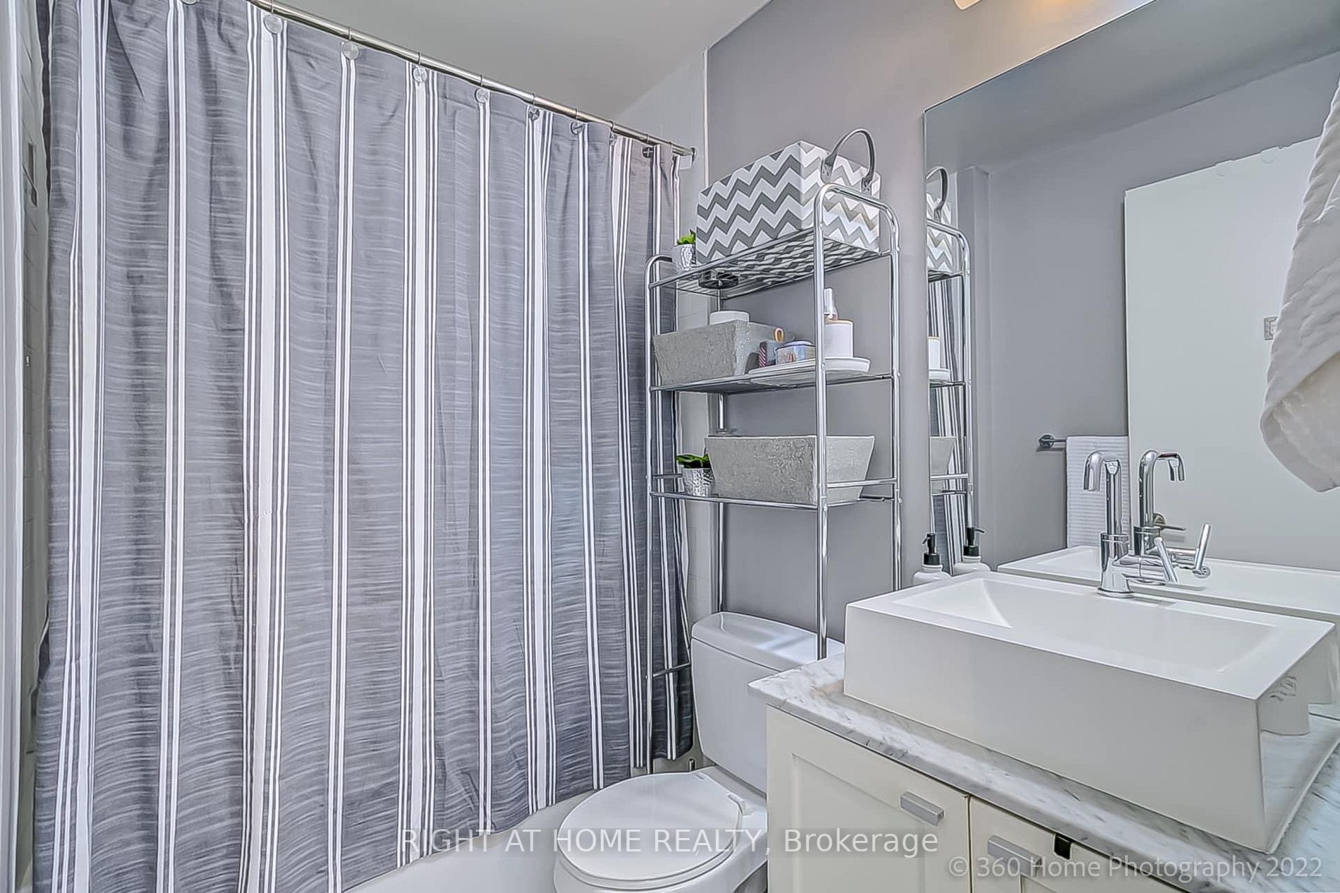 103 The Queensway Way 2307