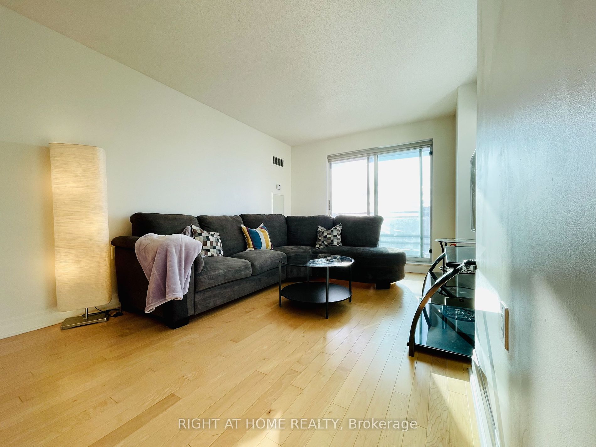 21 Hillcrest Ave 1007