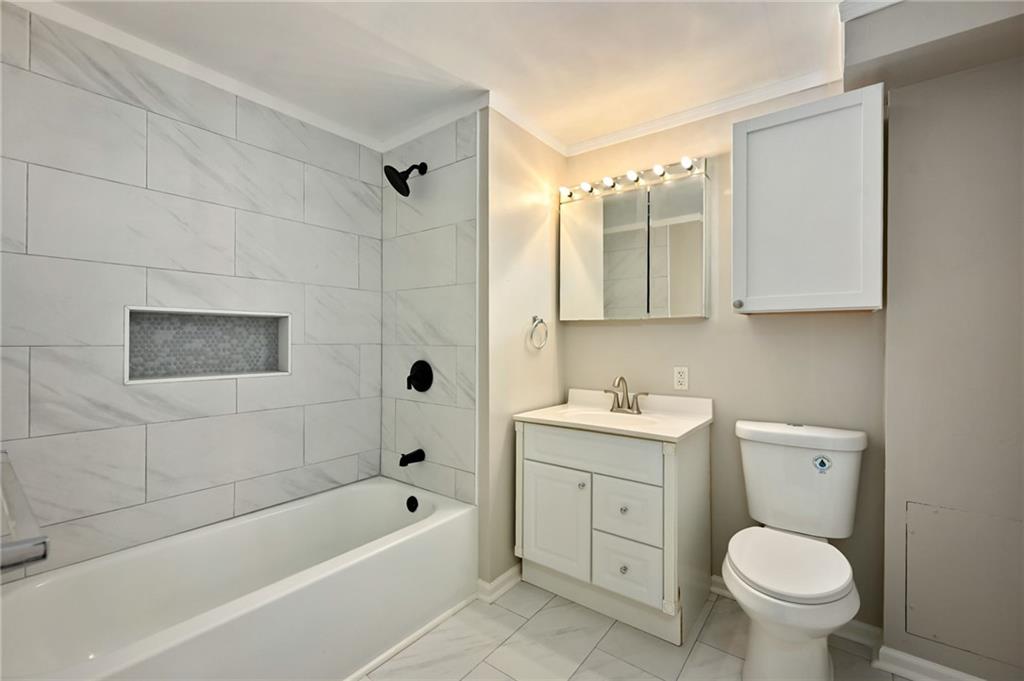 9201 N Charlotte Court