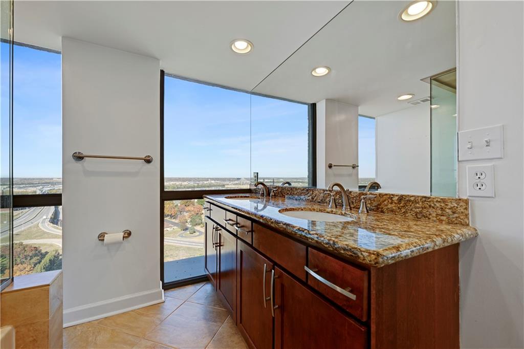 600 E Admiral Boulevard 1608