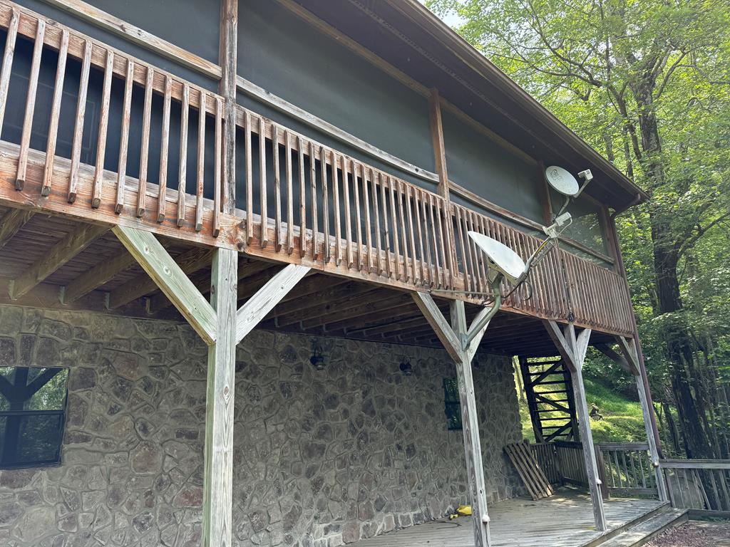 102 Overland Trail