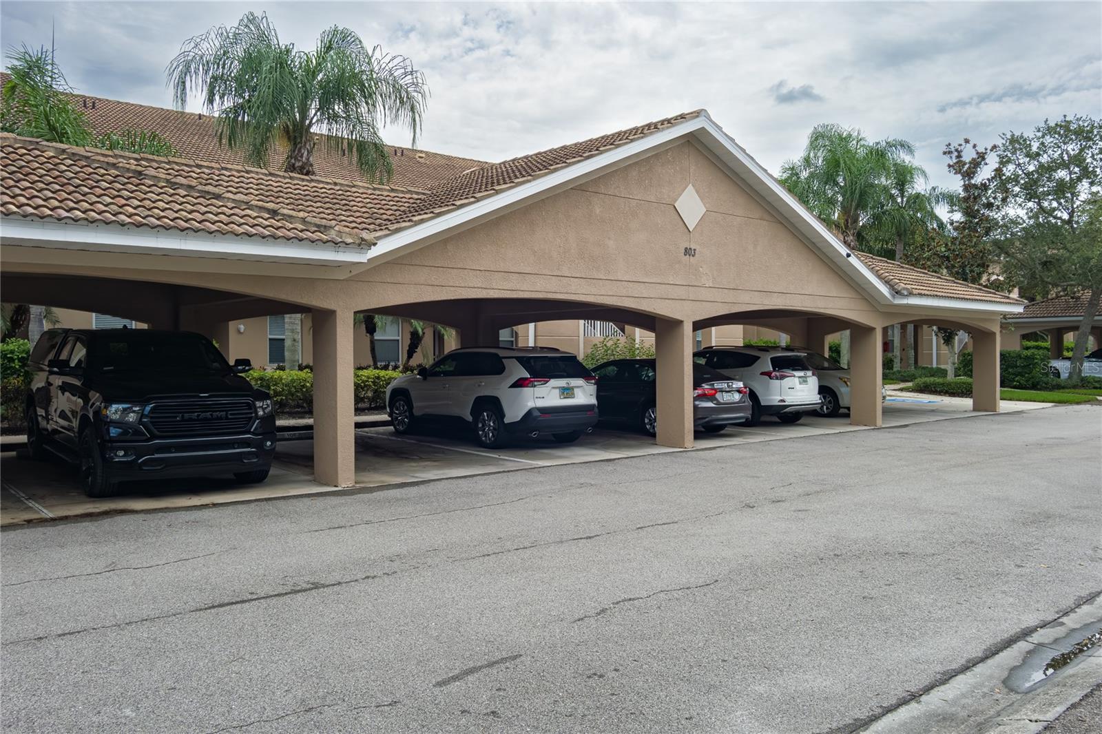 803 Fairwaycove Lane 206