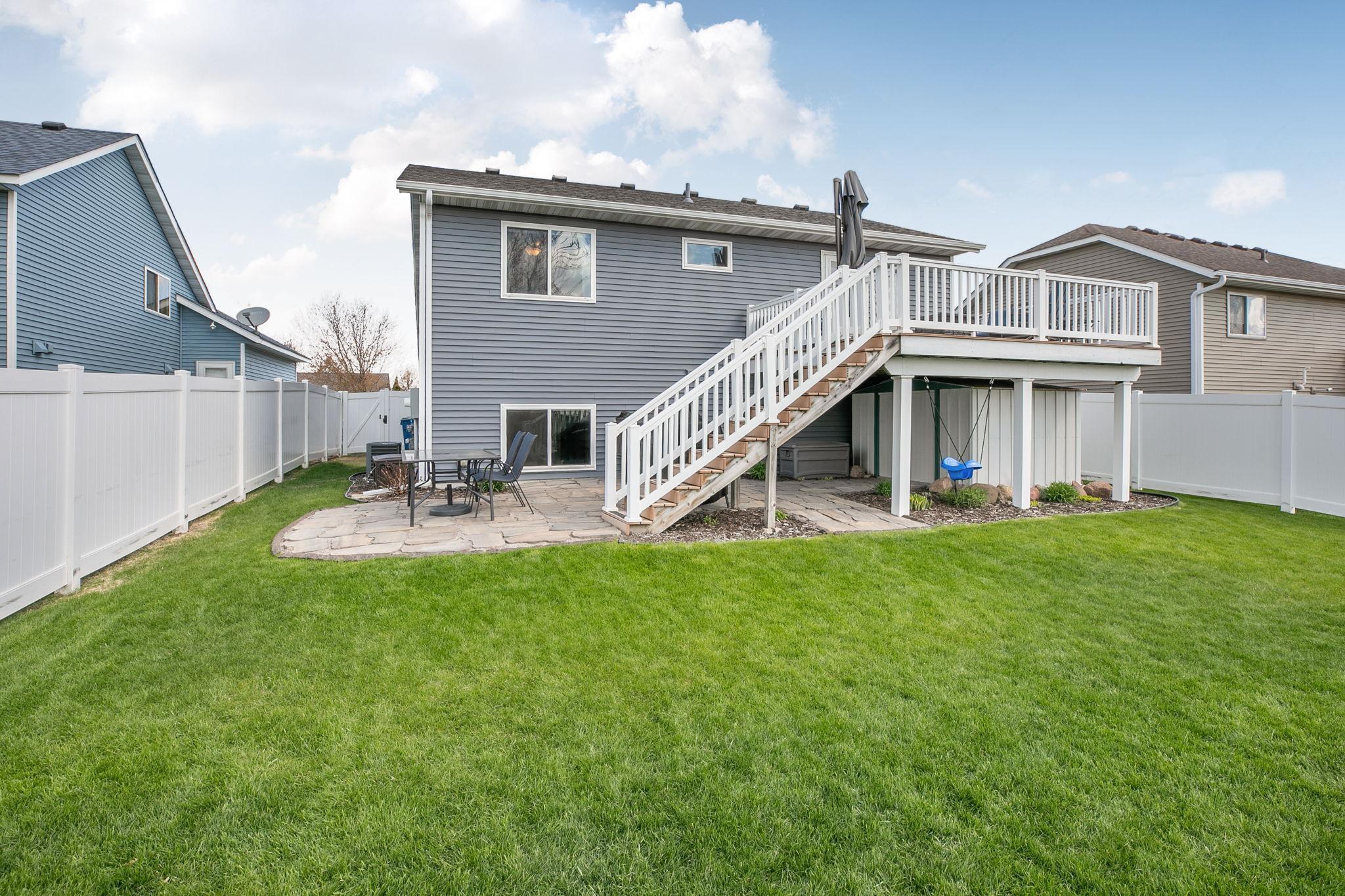 1136 Orchid Drive NE
