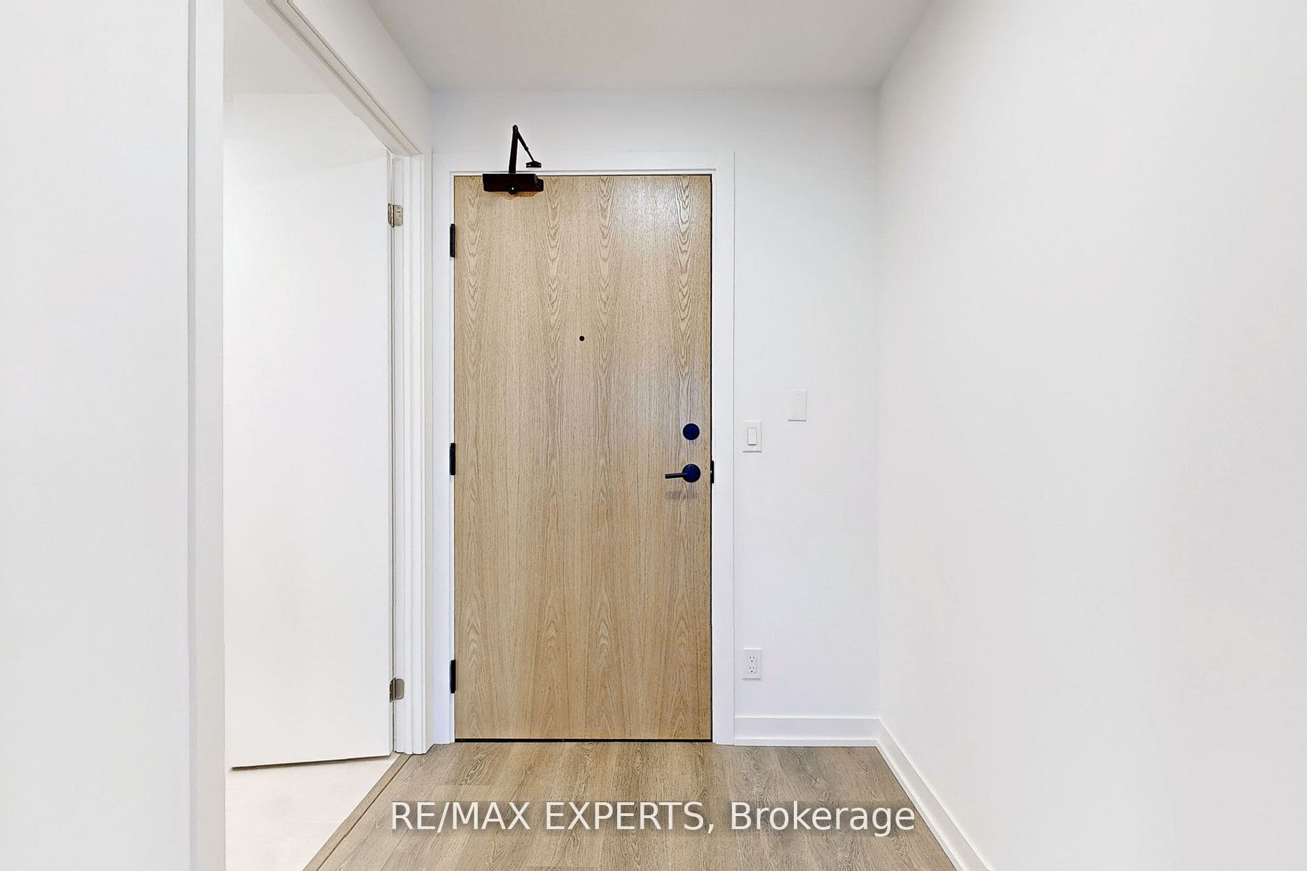 7950 Bathurst St B-808