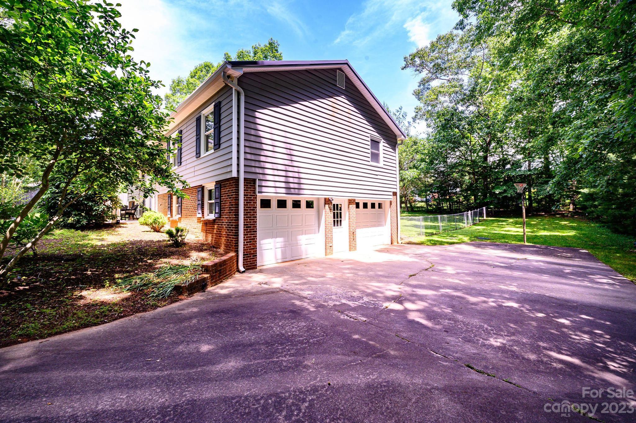 117 Windy Oaks Court