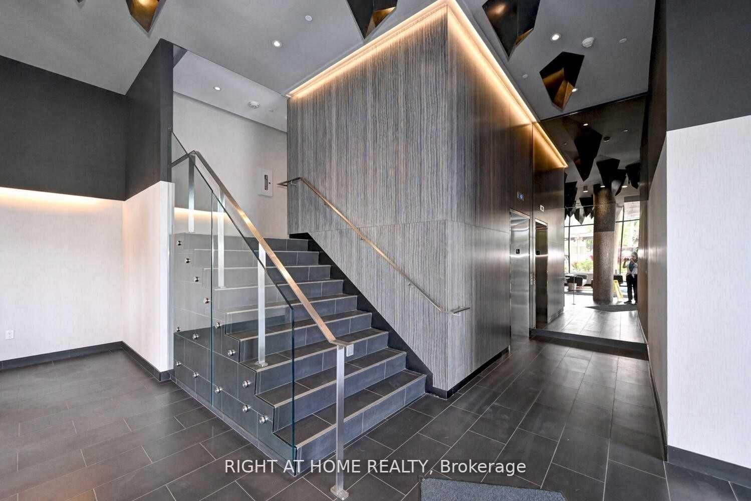 85 W Duke St 105