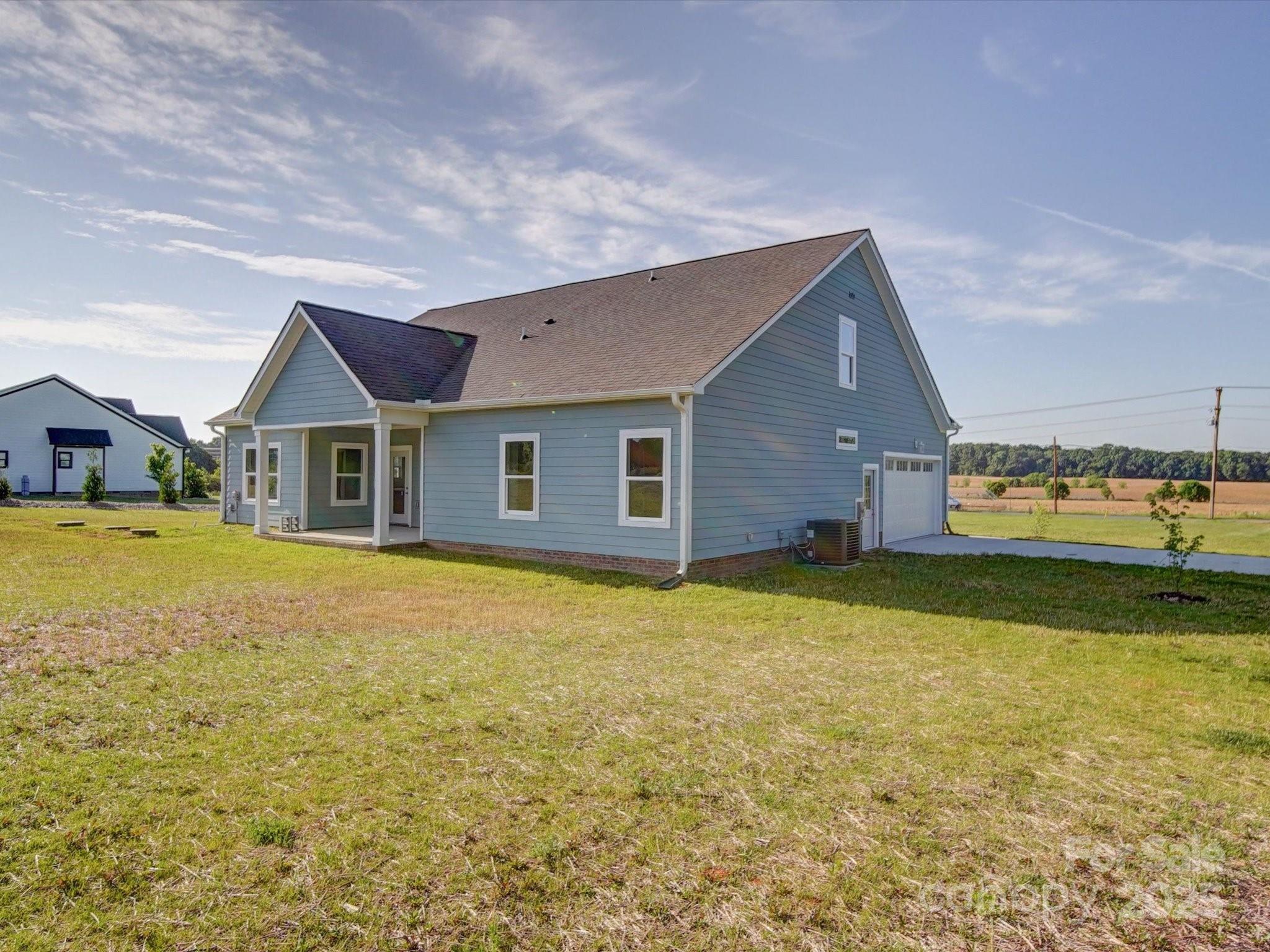 220 W Lawyers Road