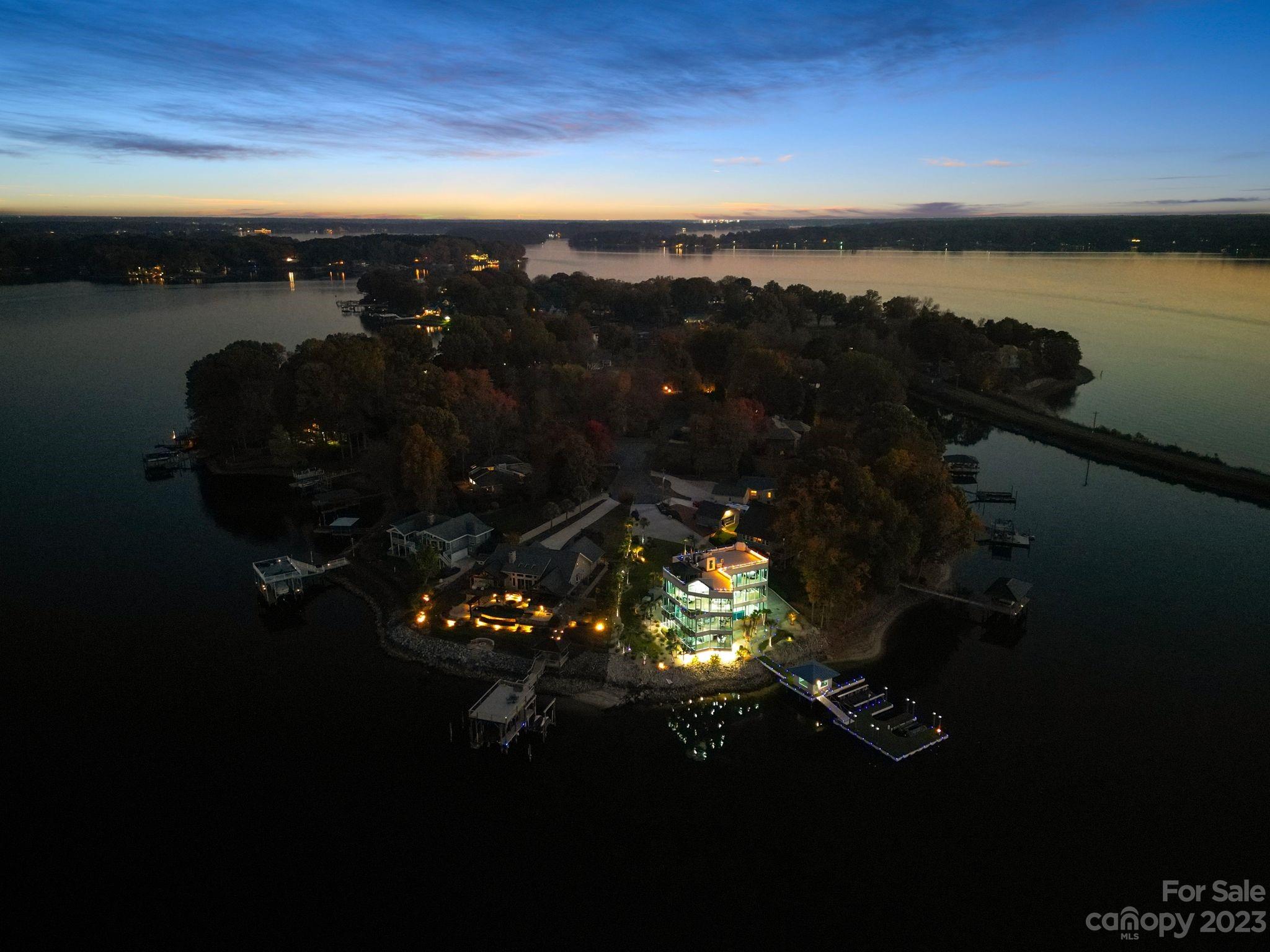 8776 Harbor Circle