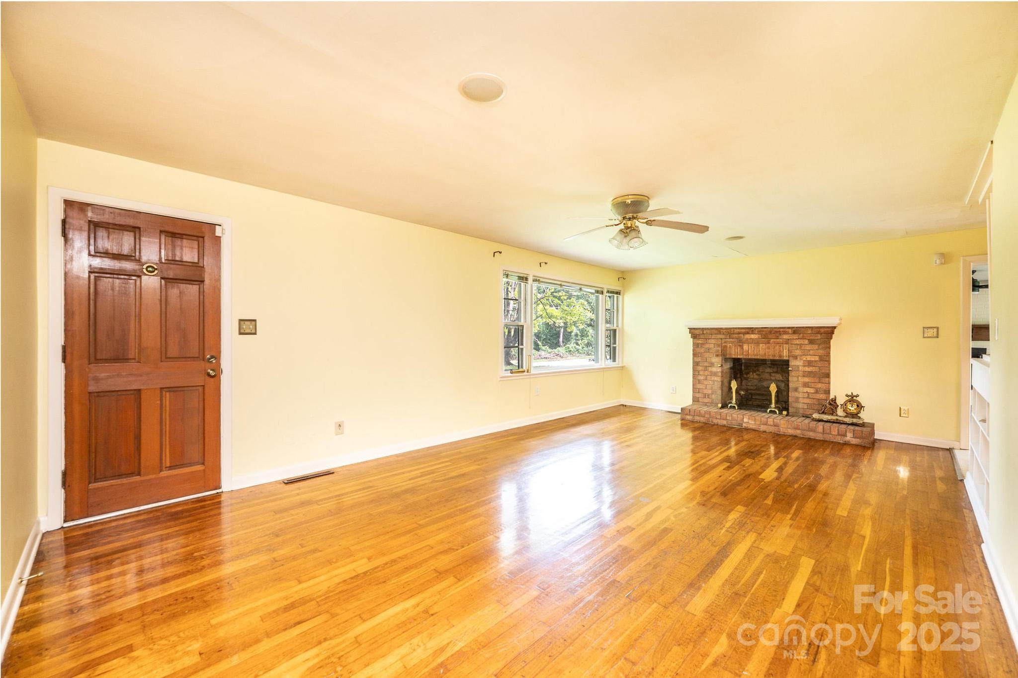 1460 23rd Avenue Place NE