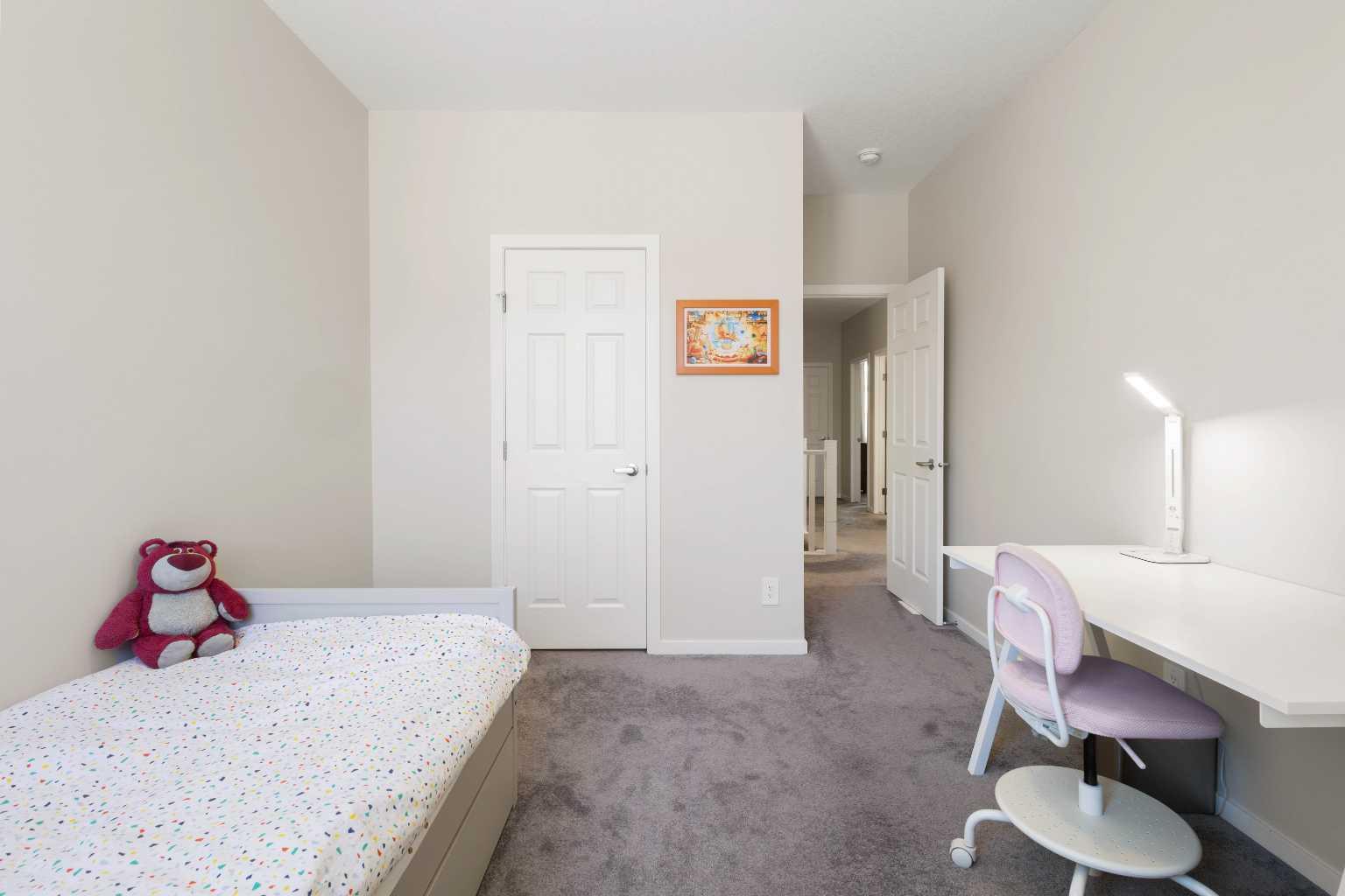33 Carringham Heights NW