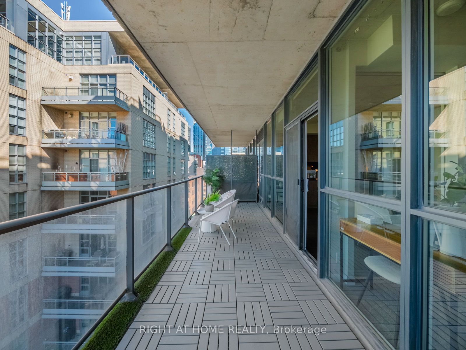 478 W King St 815