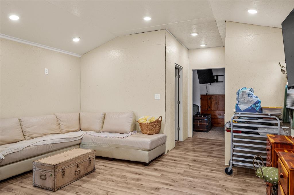 1522 Starr Road