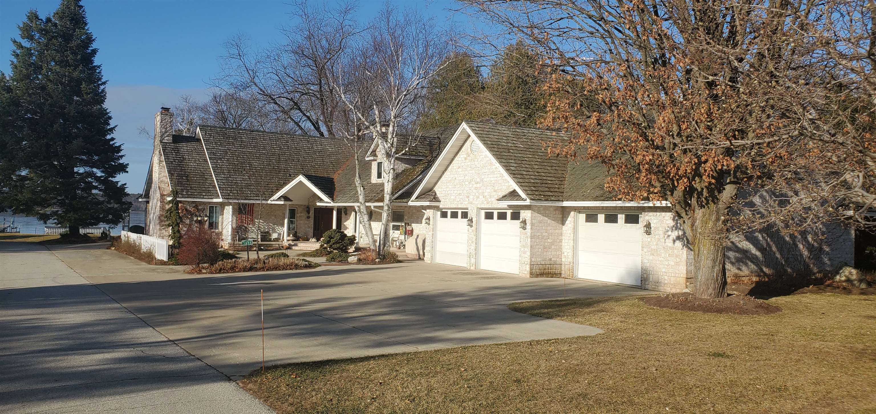 3833 BAY SHORE Drive