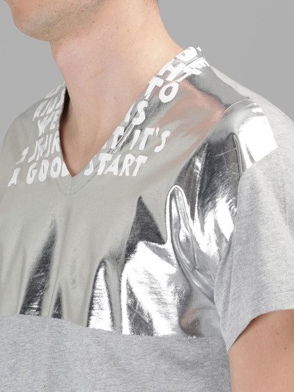 MAISON MARGIELA MAISON MARGIELA MEN'S GREY CHARITY T-SHIRT WITH SILVER FOIL