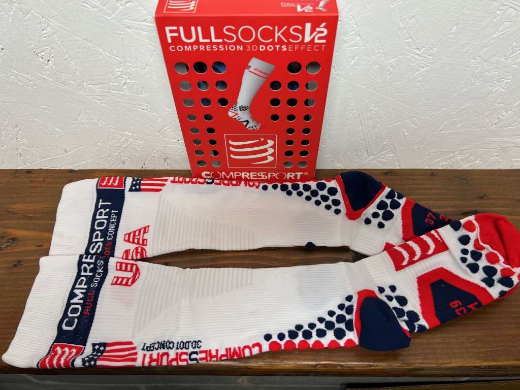 Compressport Full V2 Chaussettes de Compression Blanc FR : S (Taille Fabricant : 1M Compressport Full V2 Chaussettes de Compression Blanc FR : S (Taille Fabricant : 1M