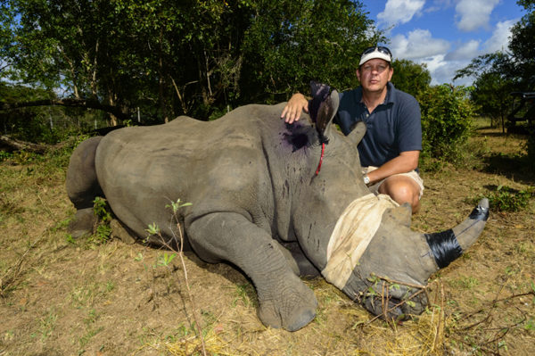 Translocating one of six rhinos. Photo by: Roger de la Harpe/&Beyond.