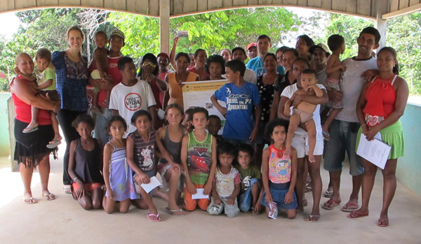 A community meeting in the Transamazon region of Brazil where CIFOR returned GCS results. Photo by: Marina Cromberg.