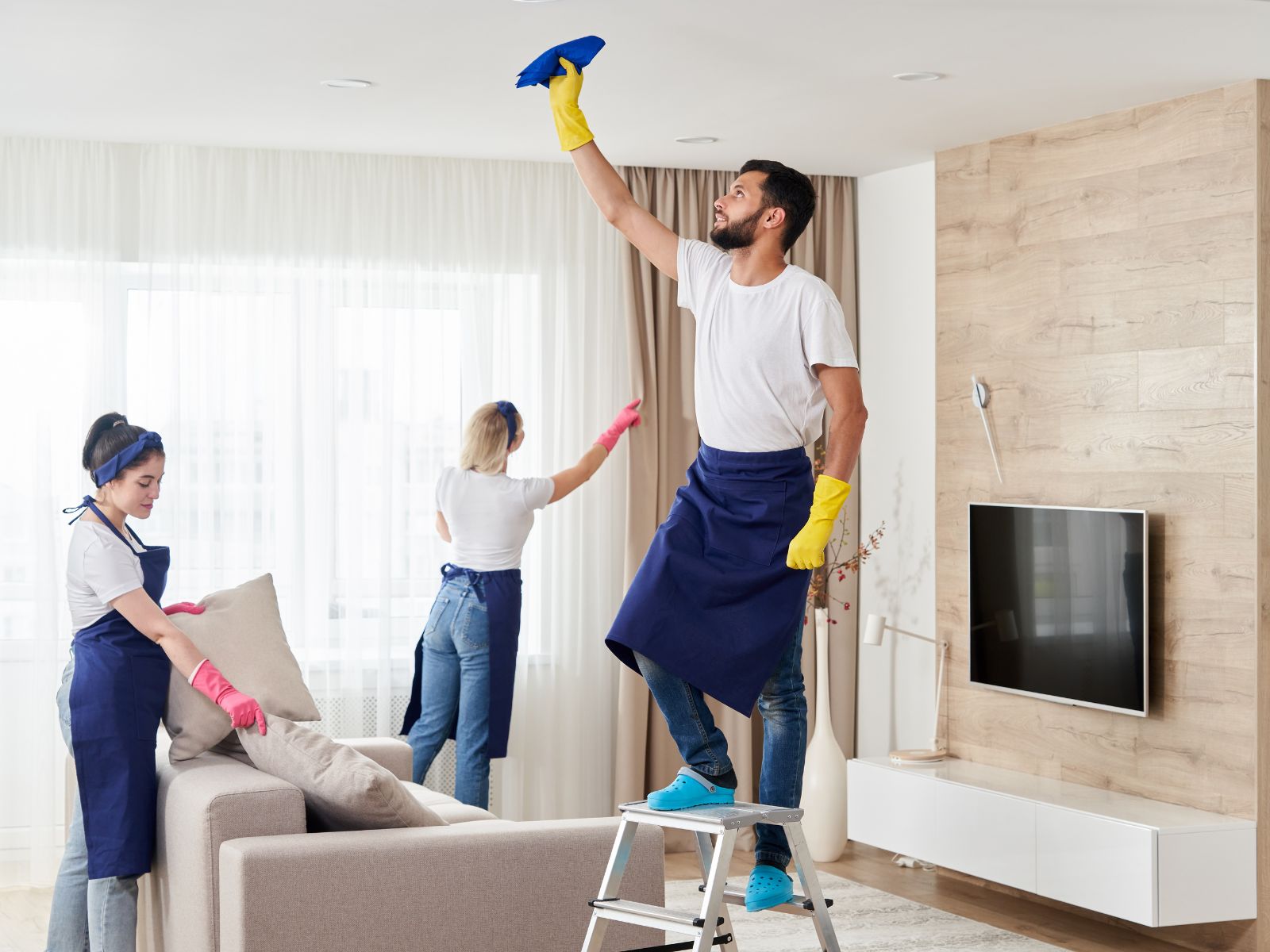 How do cleaners handle post-renovation dust?
