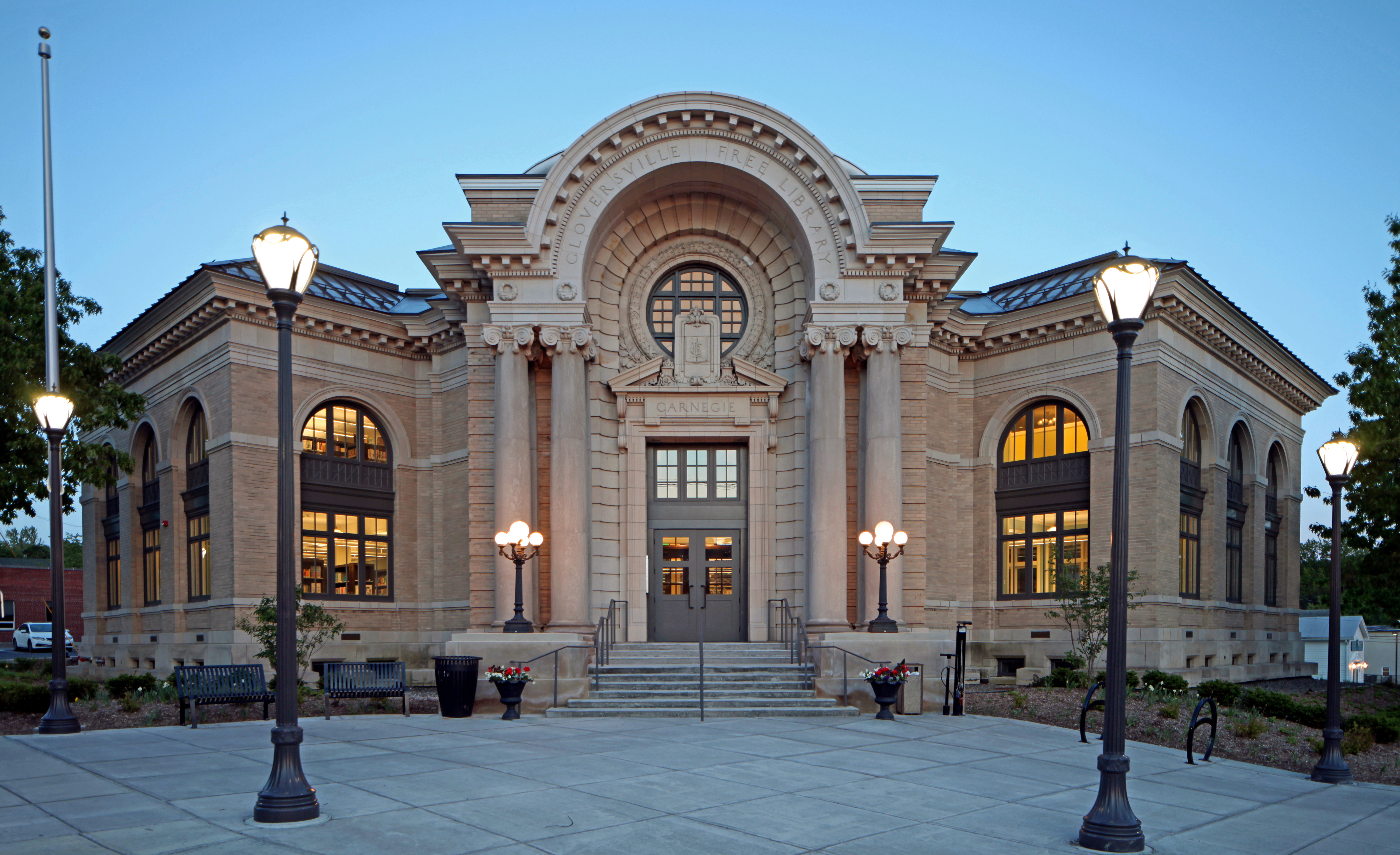 Gloversville Public Library Gloversville, NY Andersen Windows and Doors