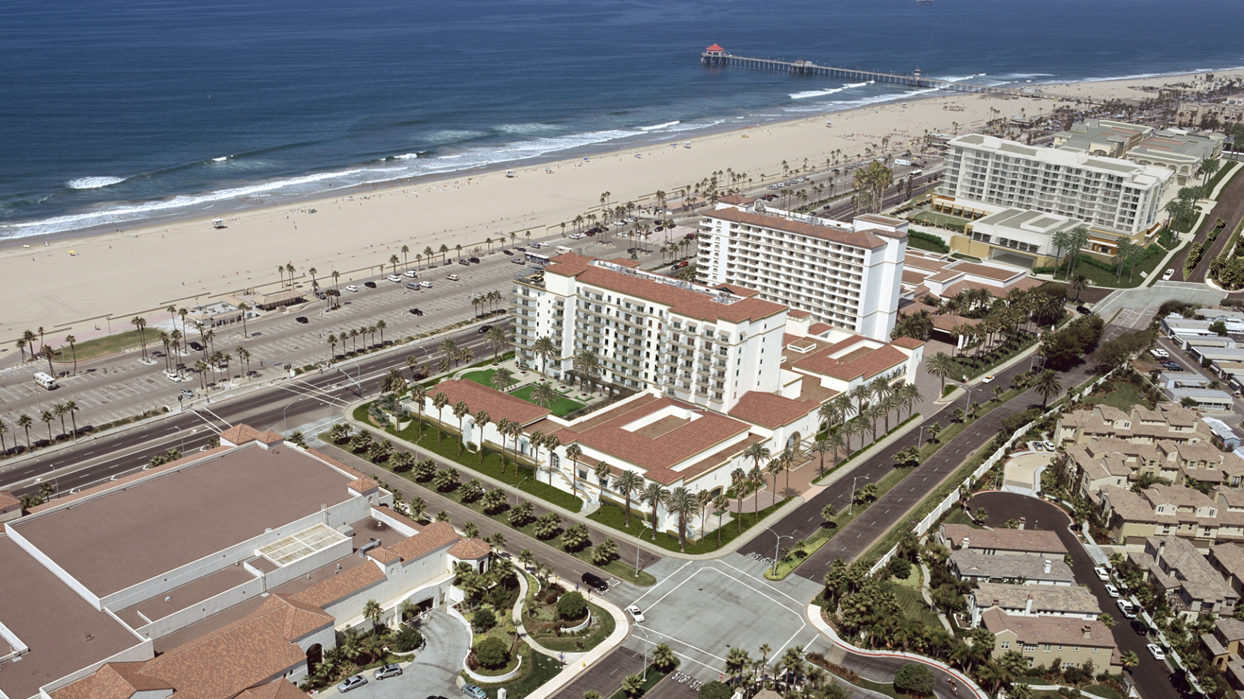 The Waterfront Beach Resort // A Hilton Hotel Huntington Beach, CA LandStudio360 The Waterfront Beach Resort // A Hilton Hotel Huntington Beach, CA LandStudio360