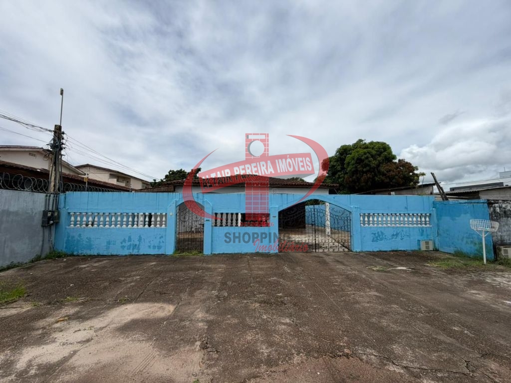 CASA SEMI-MOBILIADA DISPONÍVEL PARA LOCAÇÃO NO BAIRRO SANTA RITA!