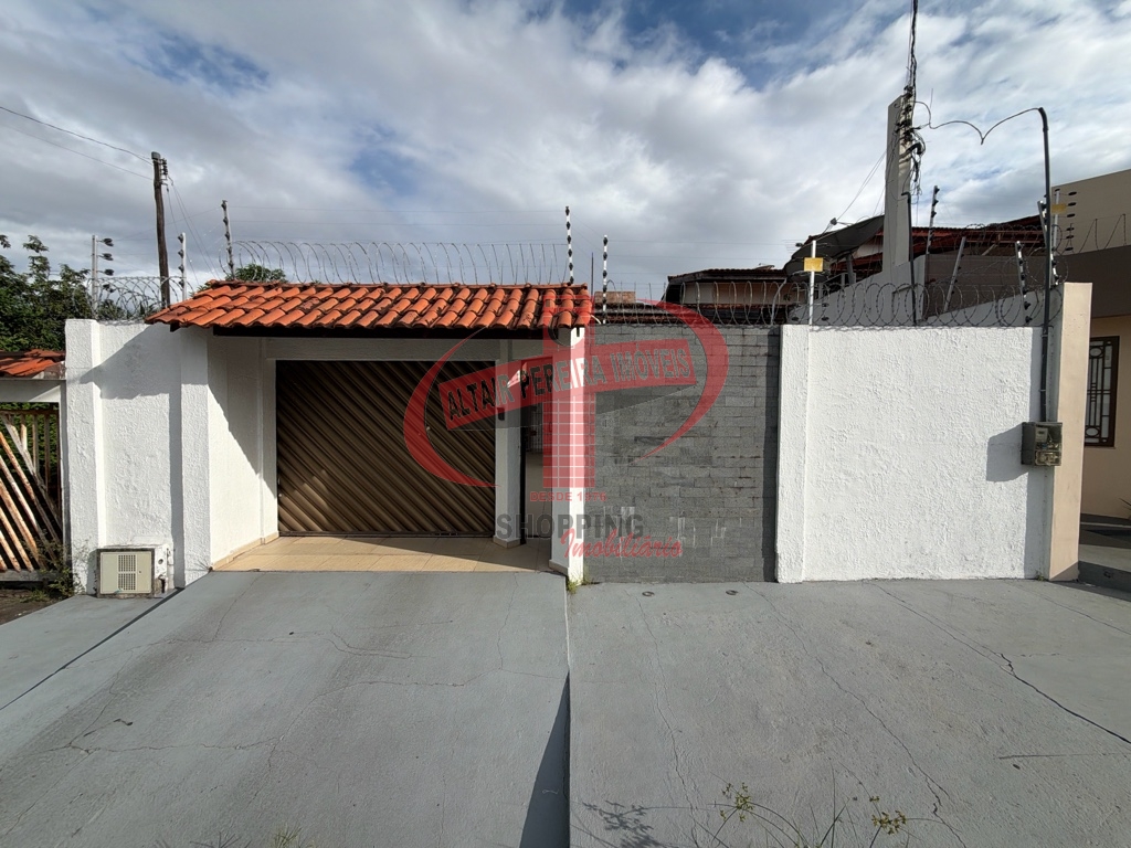 Casa Espaçosa no Bairro Central – Ideal para Comércio, Escritórios ou Residência