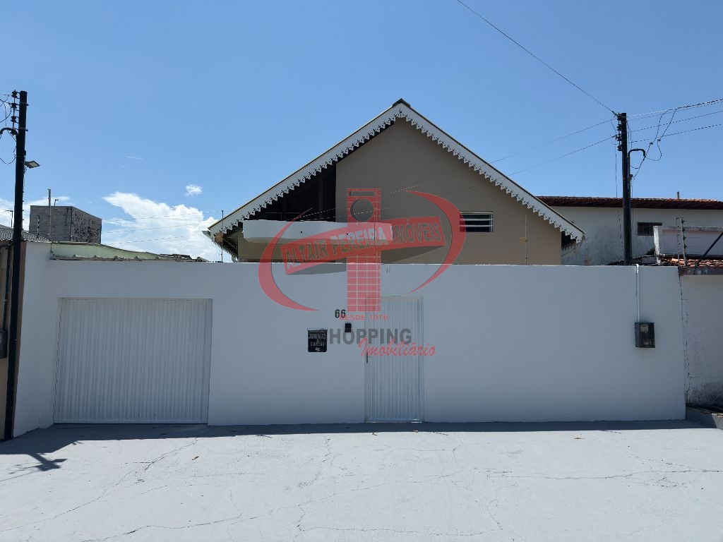ALUGA-SE CASA EXCLUSIVA NO JESUS DE NAZARÉ