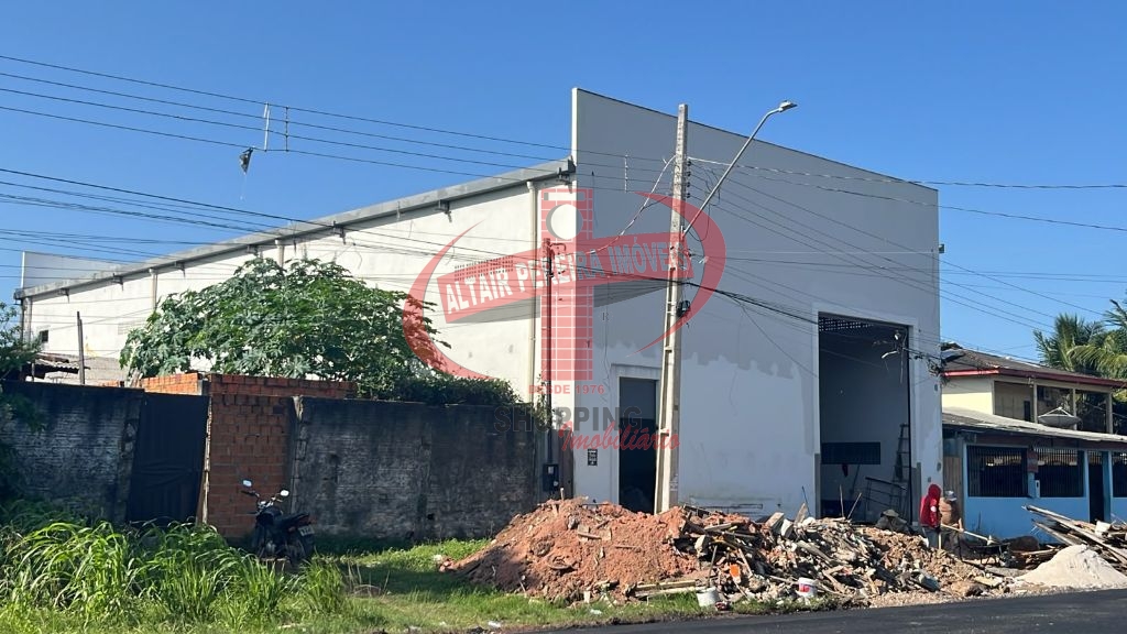 GALPÃO PARA LOCAÇÃO AMPLO, COM MEZANINO | 438,88m² DE ÁREA CONSTRUÍDA