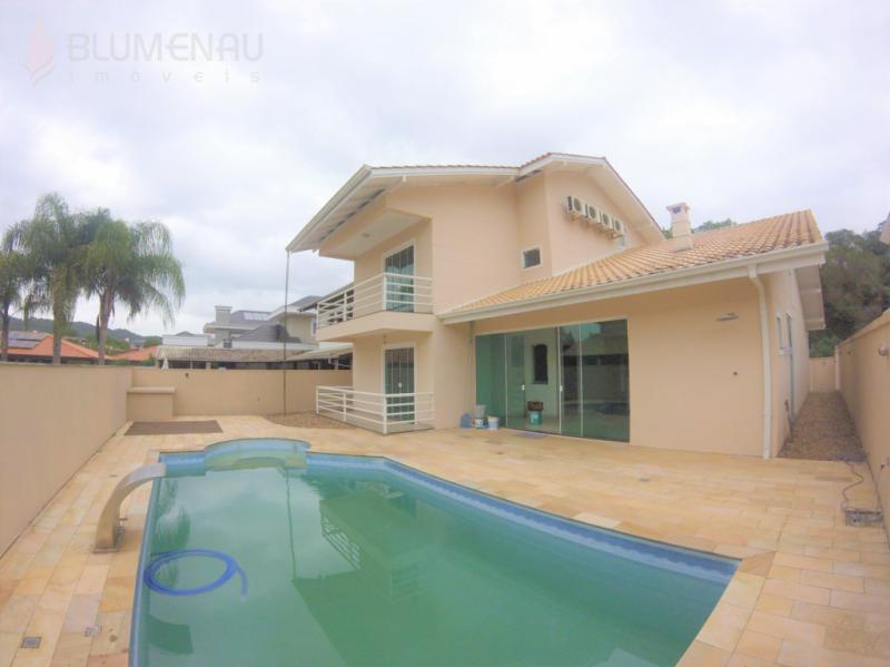 Excelente casa em condomínio fechado no bairro Vorstadt - foto 1