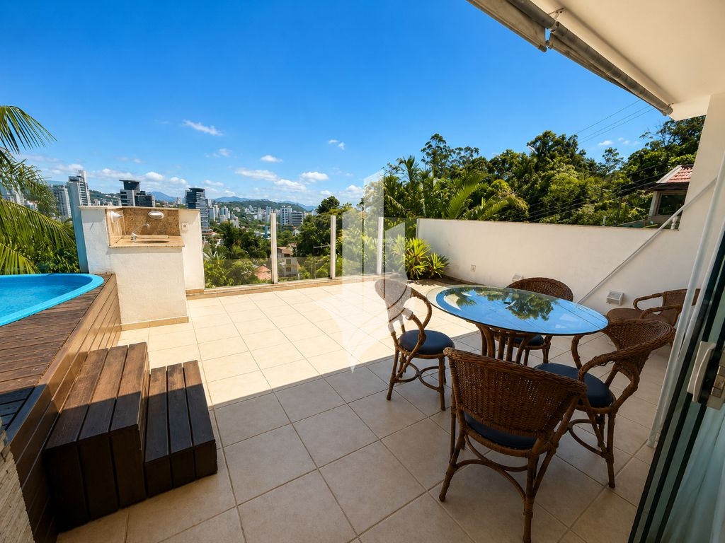 Casa · à venda · 4 quartos · 350m² · Velha, Blumenau