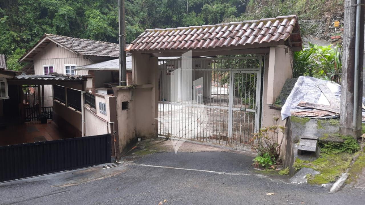 Casa semi mobiliada no Bairro Garcia - foto 1