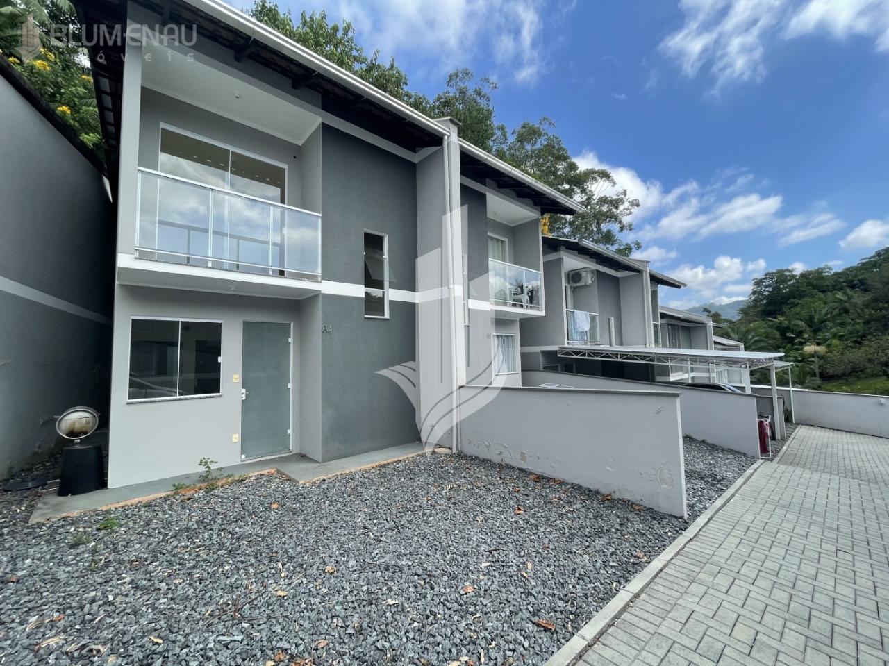 Sobrado em condomínio no bairro Itoupava Central - foto 1