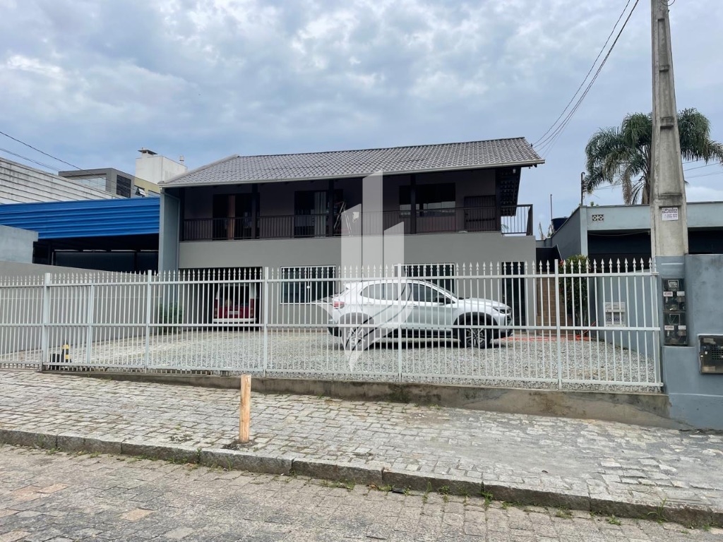 Casa no bairro Itoupava Norte - foto 1