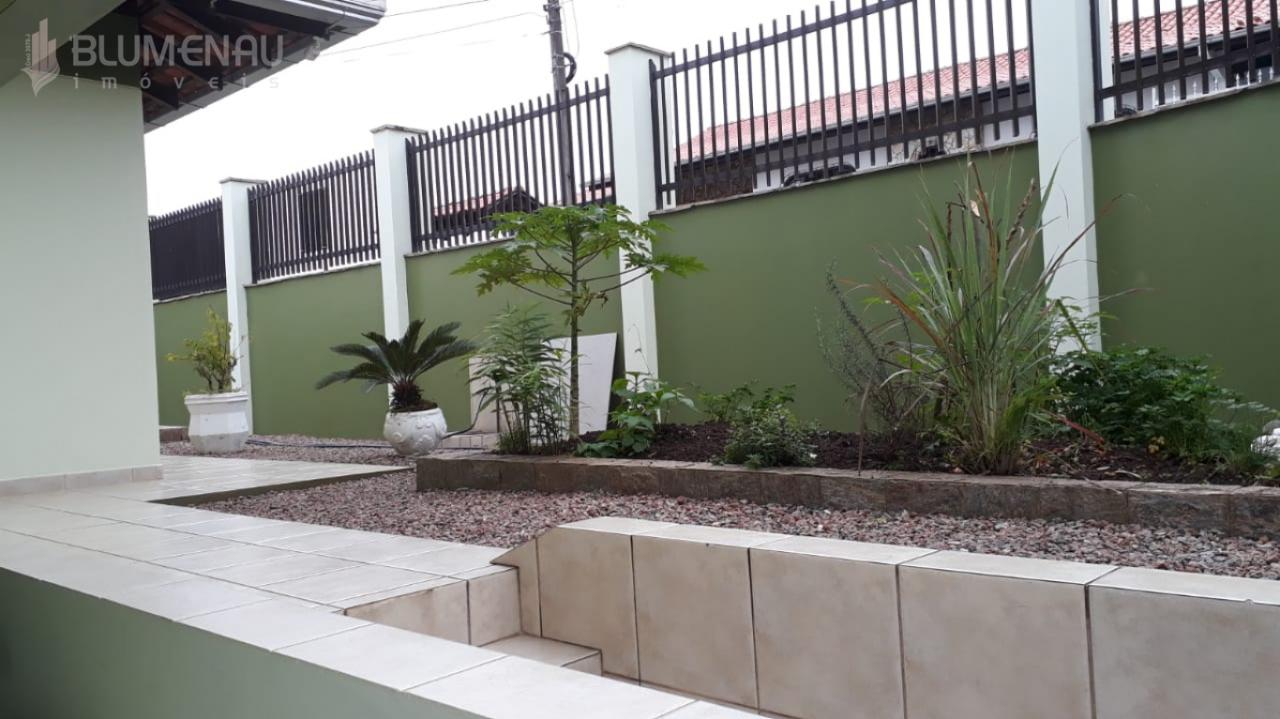 Belíssima residência no bairro Água Verde — foto 4