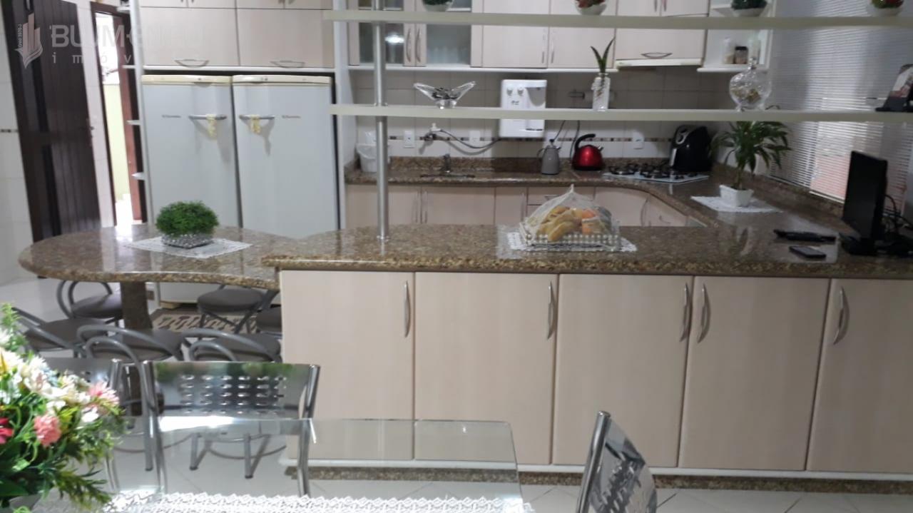 Belíssima residência no bairro Água Verde — foto 7