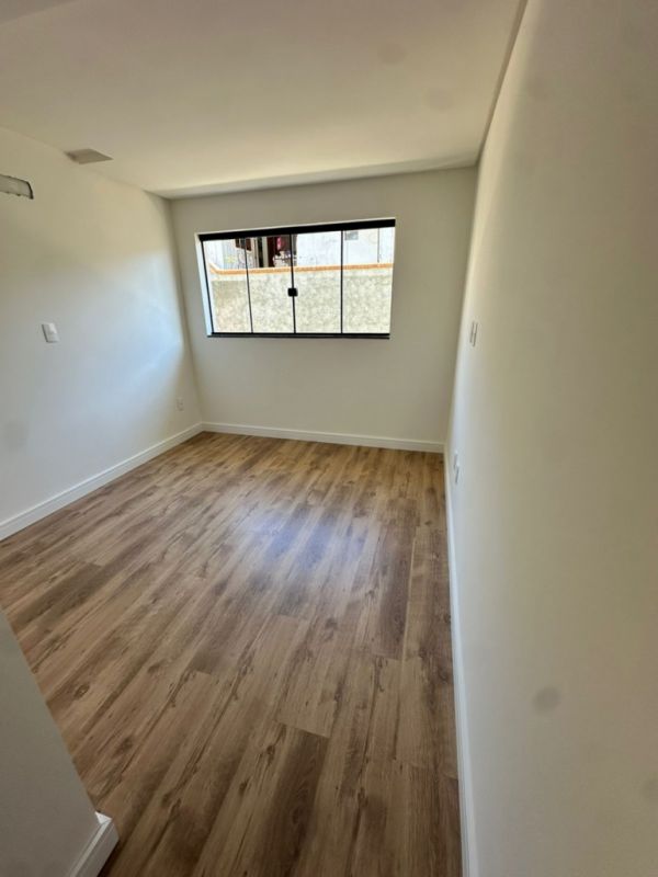 Sobrado com 3 dormitórios sendo 1 suíte no Água Verde — foto 7