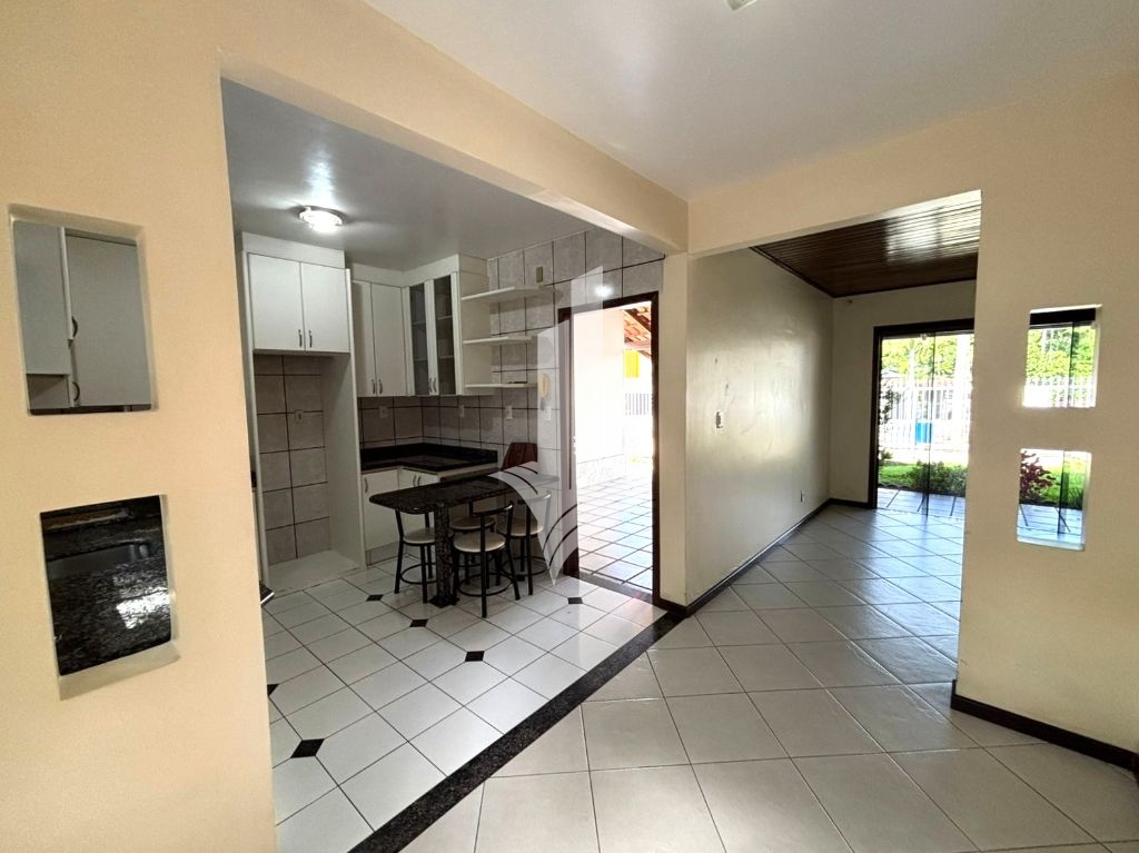 Casa plana 3 dormitórios, 1 suíte master, 2 vagas de garagem — foto 4