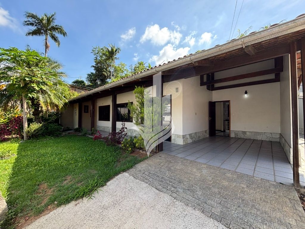 Casa plana 3 dormitórios, 1 suíte master, 2 vagas de garagem - foto 1