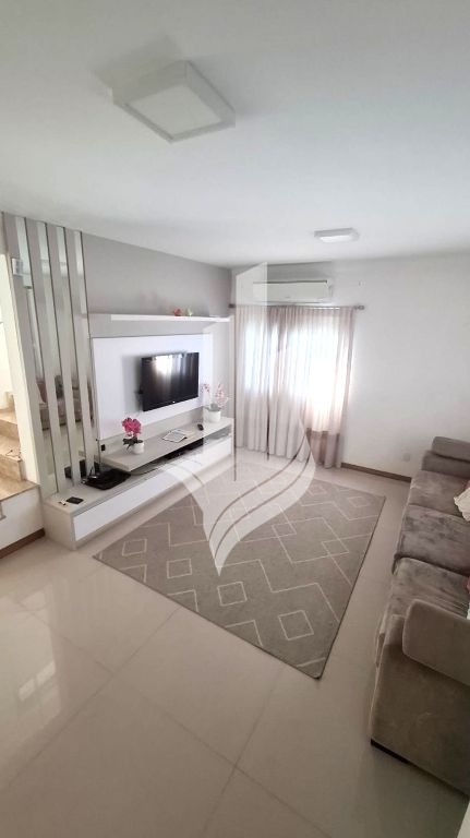 Casa semi mobiliada 3 dormitórios, 1 suíte, 3 vagas de garagem - foto 1