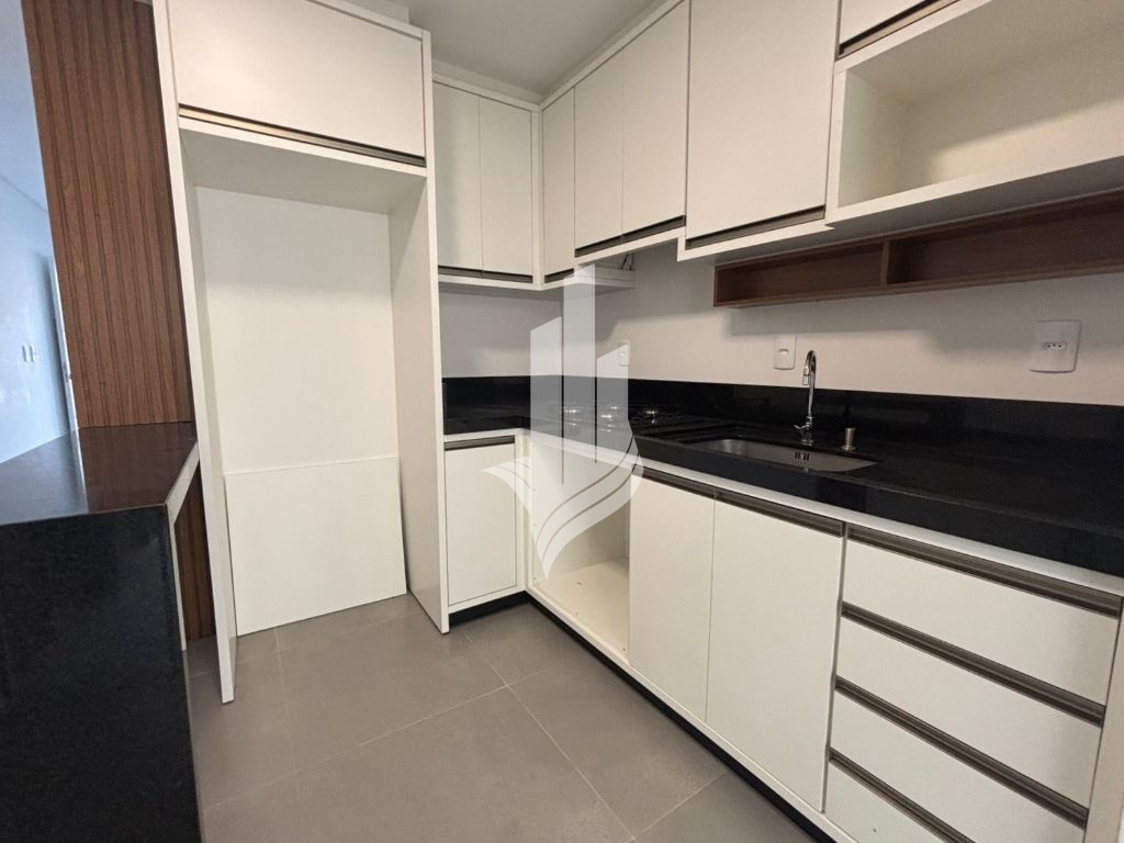 Sobrado semi mobiliado no bairro Água Verde — foto 3