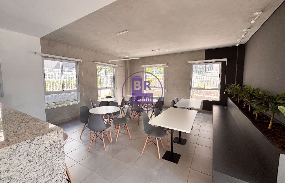 Apartamento para locação ou venda com 2 dormitórios no London Red, andar alto.