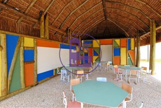 Casa a venda no condomínio golden hill