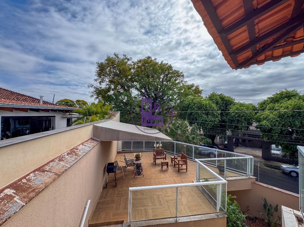 Lindo sobrado á venda no jardim kennedy com localização priv
