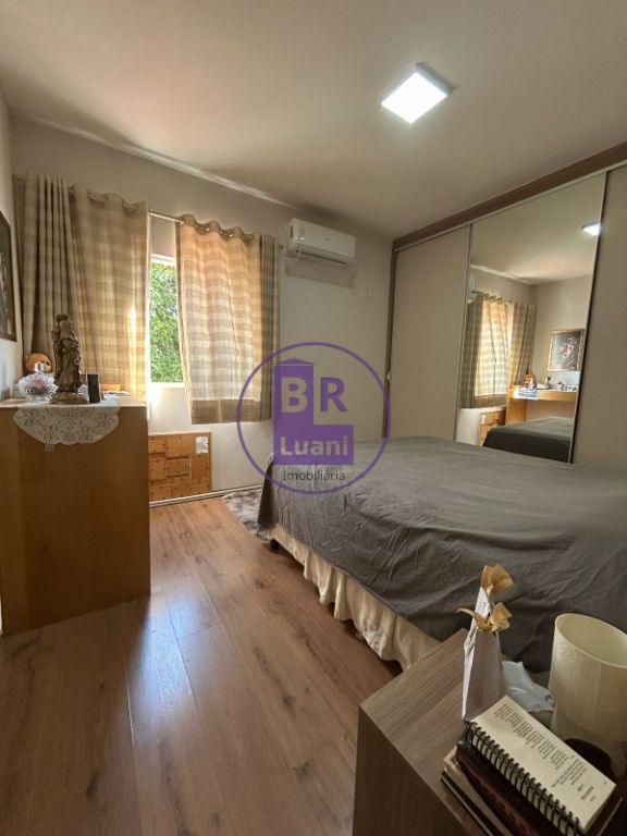 Linda casa em condomínio fechado no Banderiantes com 120m²