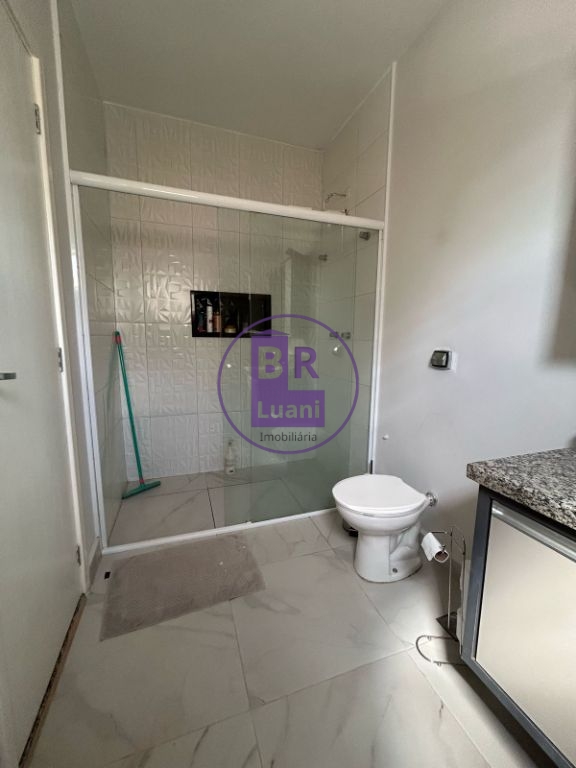 Linda casa em condomínio fechado no Banderiantes com 120m²