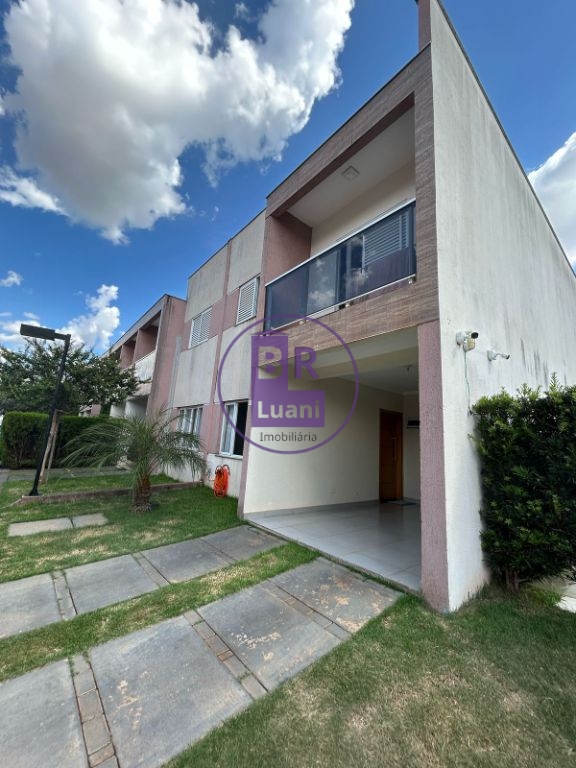Linda casa em condomínio fechado no Banderiantes com 120m²