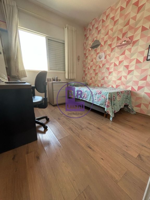 Linda casa em condomínio fechado no Banderiantes com 120m²