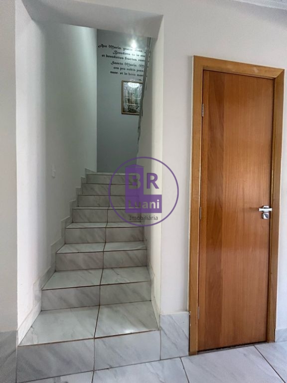 Linda casa em condomínio fechado no Banderiantes com 120m²